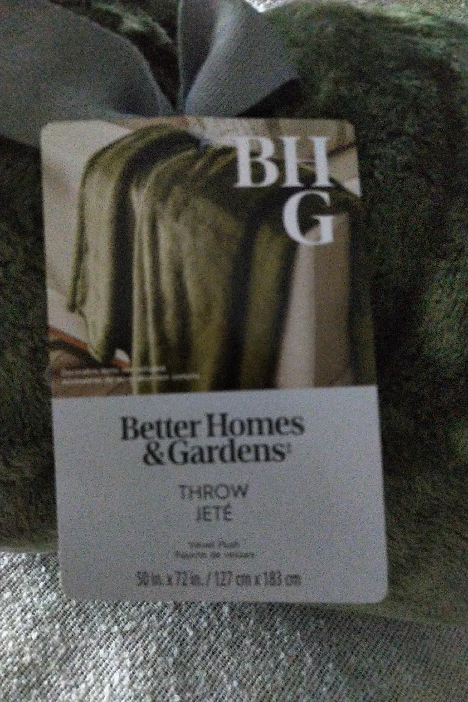 Better Homes & Gardens Throw - 50x72 in image indicator(2)