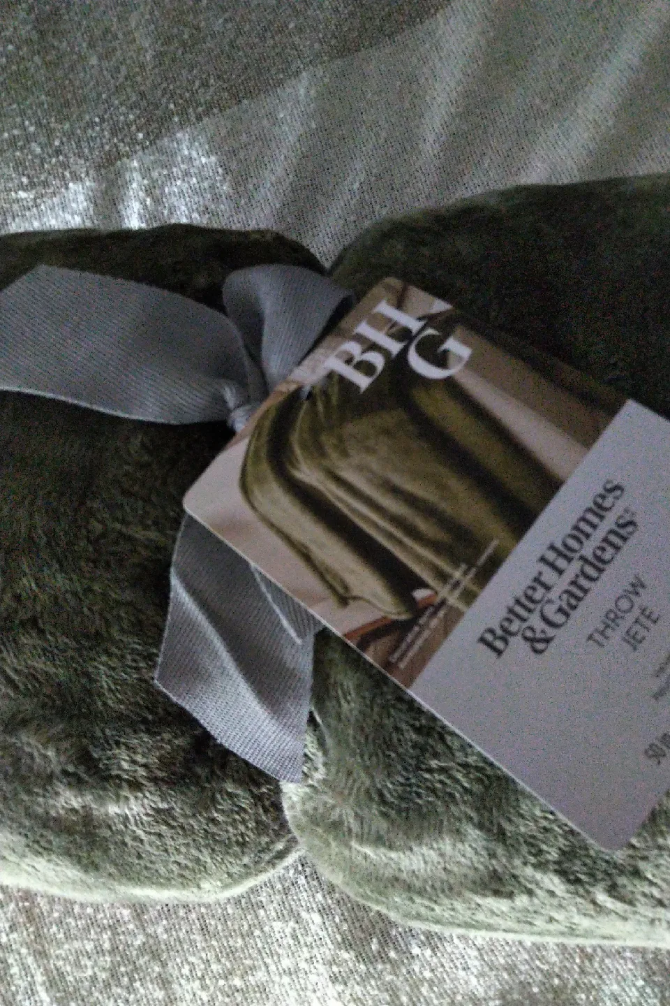 Better Homes & Gardens Throw - 50x72 in image indicator(4)