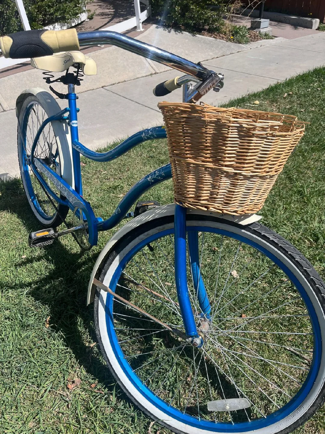 Schwinn Huron Women's Cruiser Bike image indicator(2)