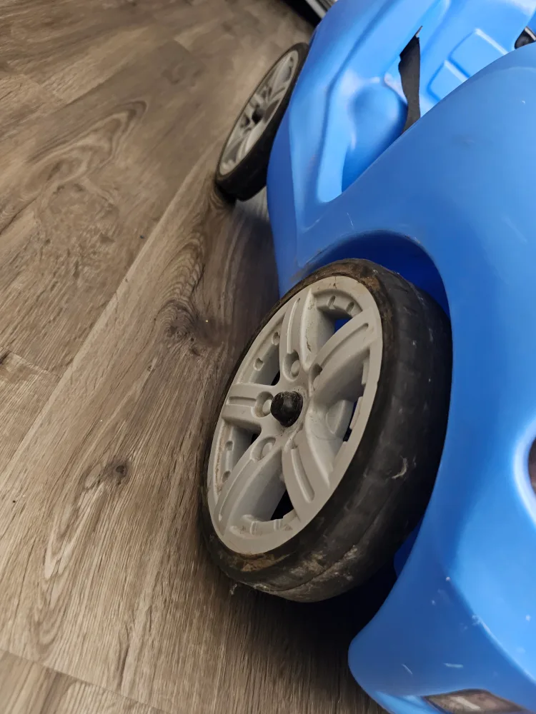 Step2 Whisper Ride II Blue Ride-On Push Car image indicator(3)