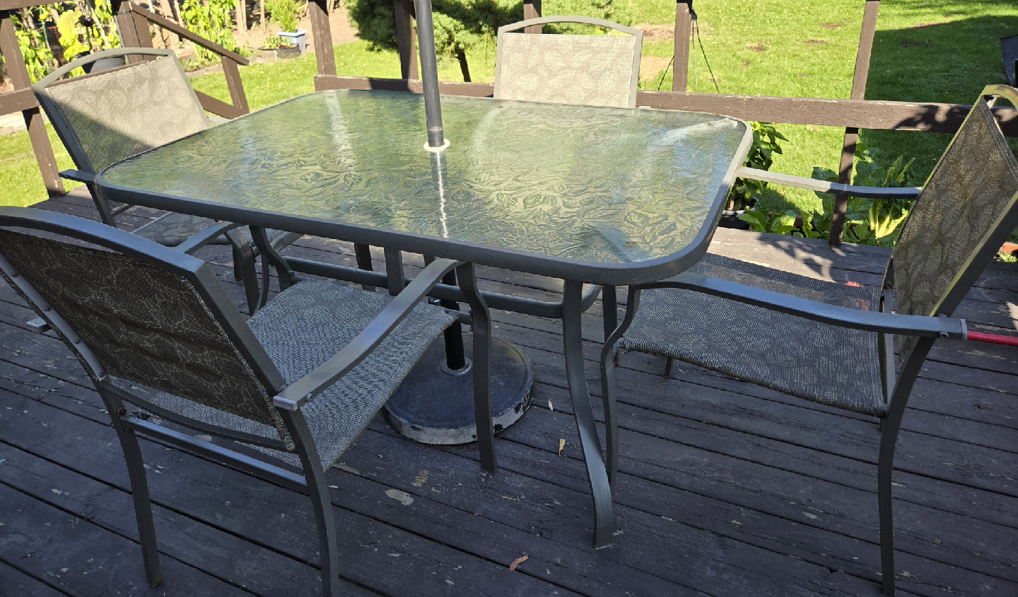 Patio Table with 4 Chairs