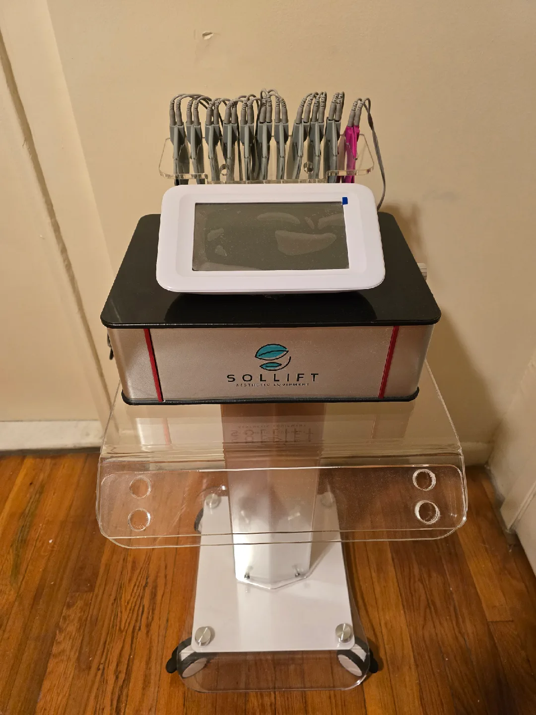 Sollift Beauty Equipment image indicator(3)