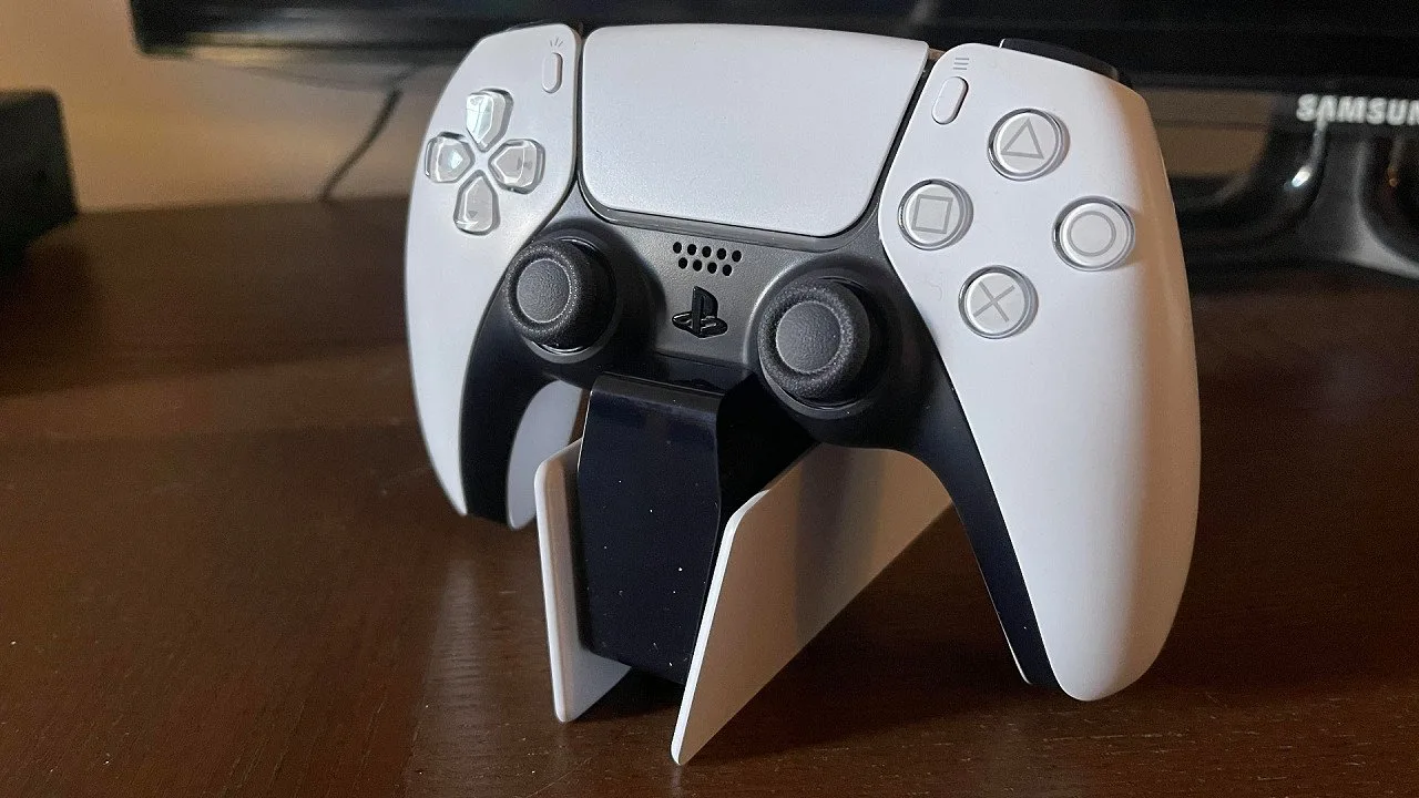 PlayStation 5 Wireless Controller AND Charging station thumbnail