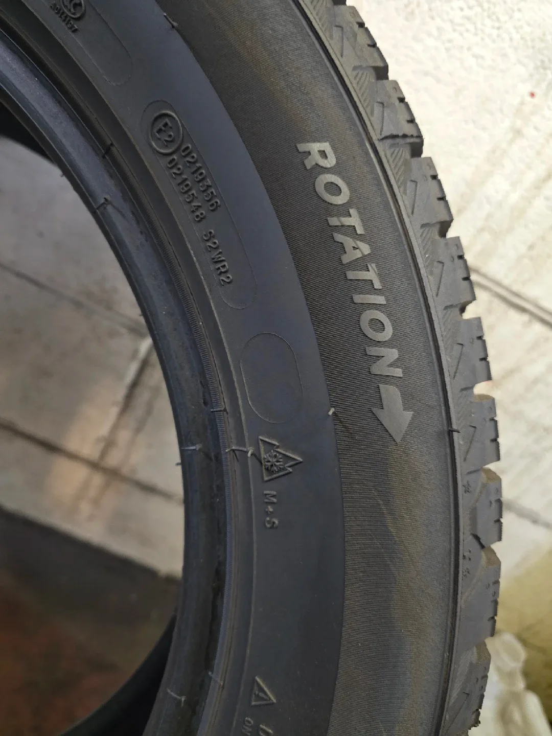 Michelin 235/55 R19 Tire image indicator(4)