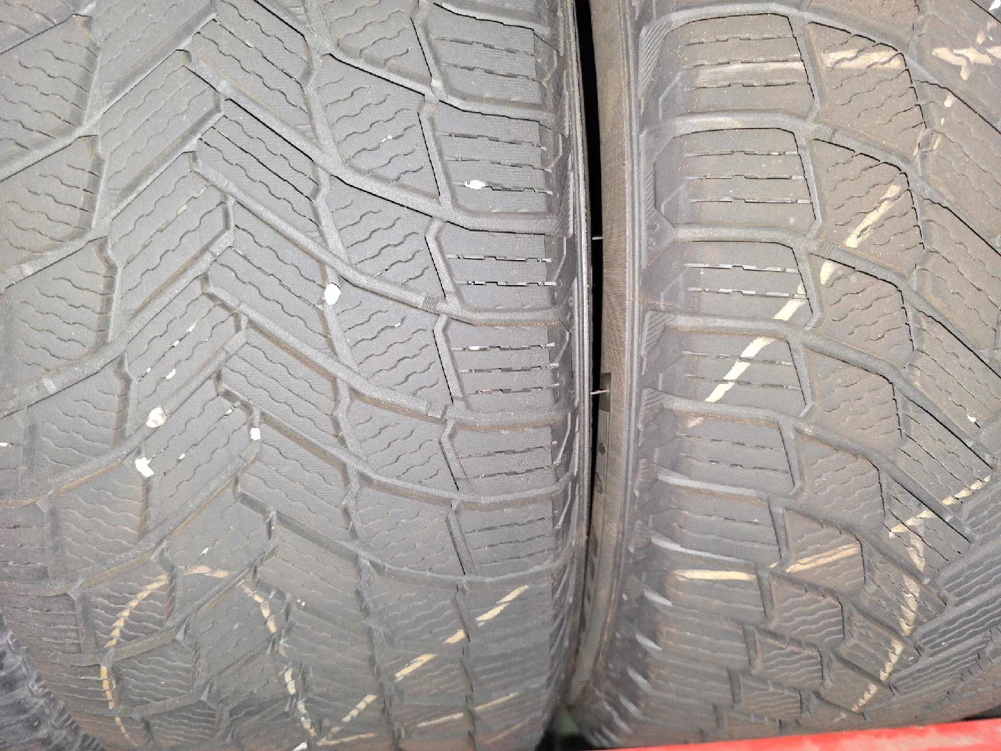 Michelin 235/55 R19 Tire image indicator(7)