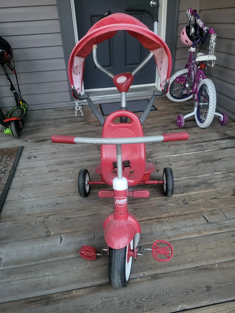 Radio Flyer Steer & Stroll Trike