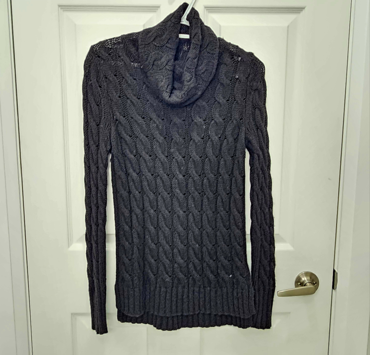 Banana Republic sweater (size xs)