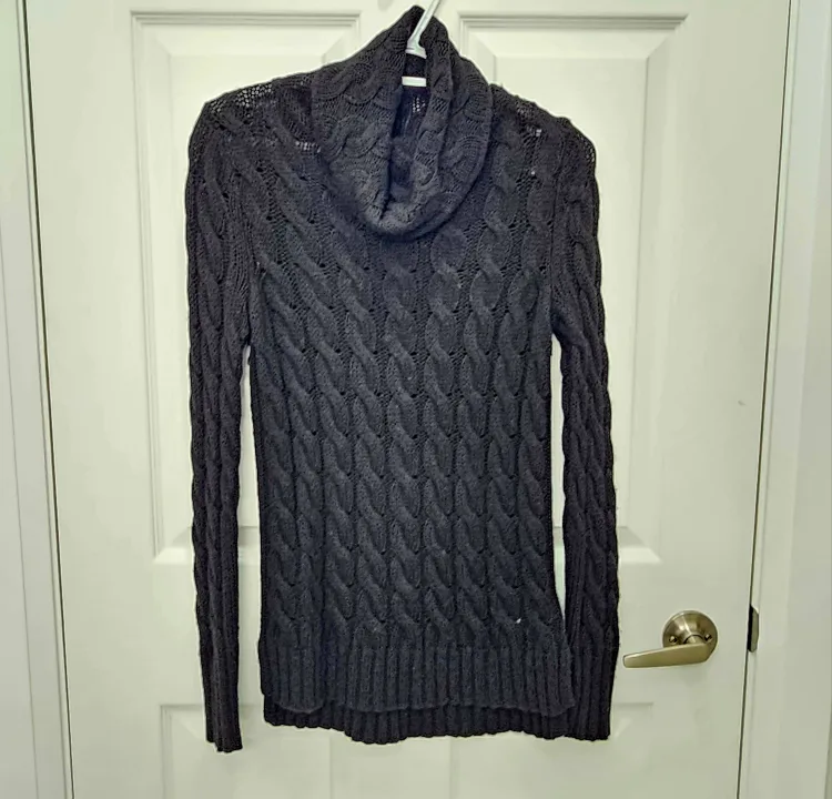 Size XS Banana Republic sweater thumbnail