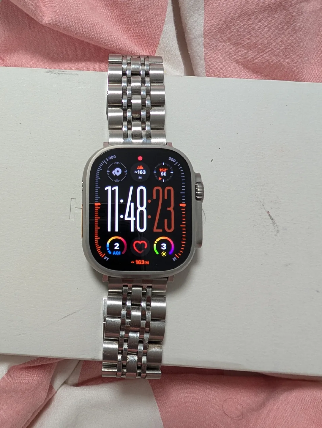 Apple Watch Ultra 2 Titanium Band 49mm - New thumbnail