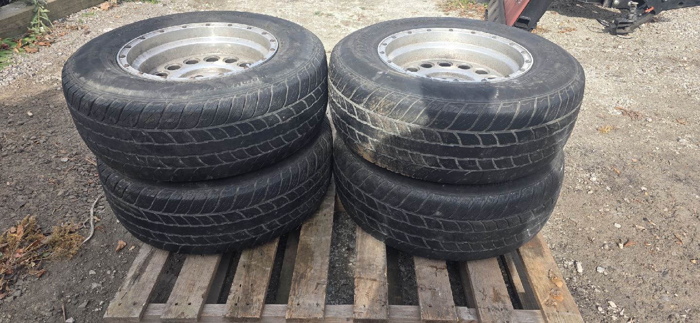 Set of 4 All Terrain Tires LT245/70R16 - photo 2