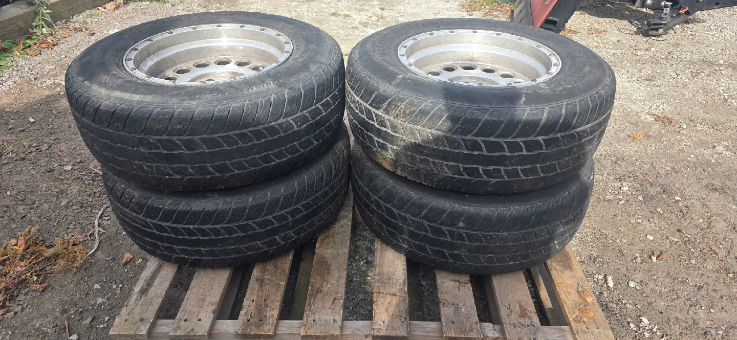 Set of 4 All Terrain Tires LT245/70R16 image indicator(2)