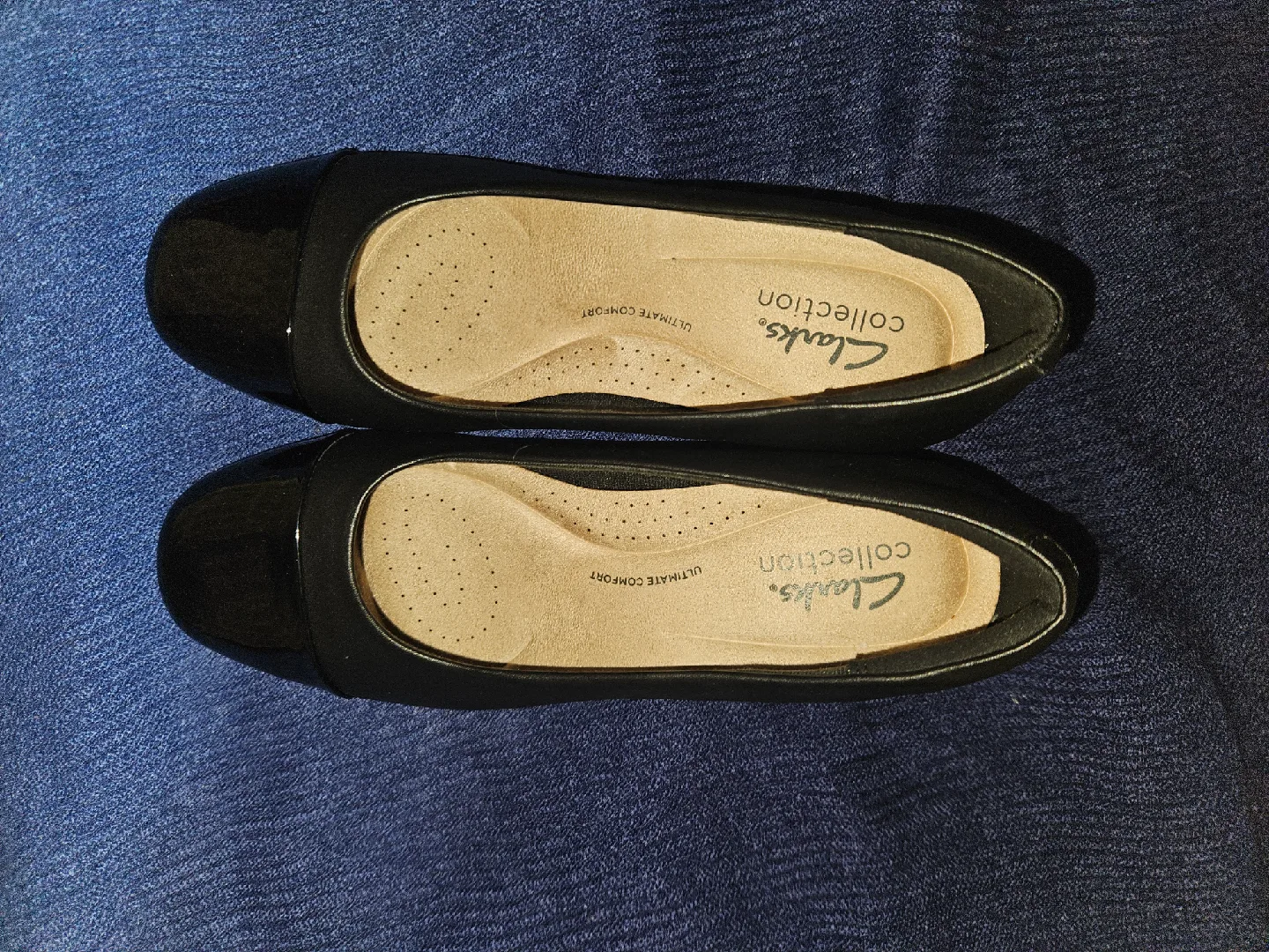 brand new black leather shoes Clarks size 6 image indicator(5)