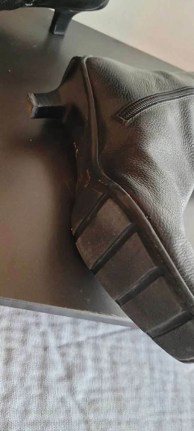 Black Leather Knee High Boots, Size 8 image indicator(3)