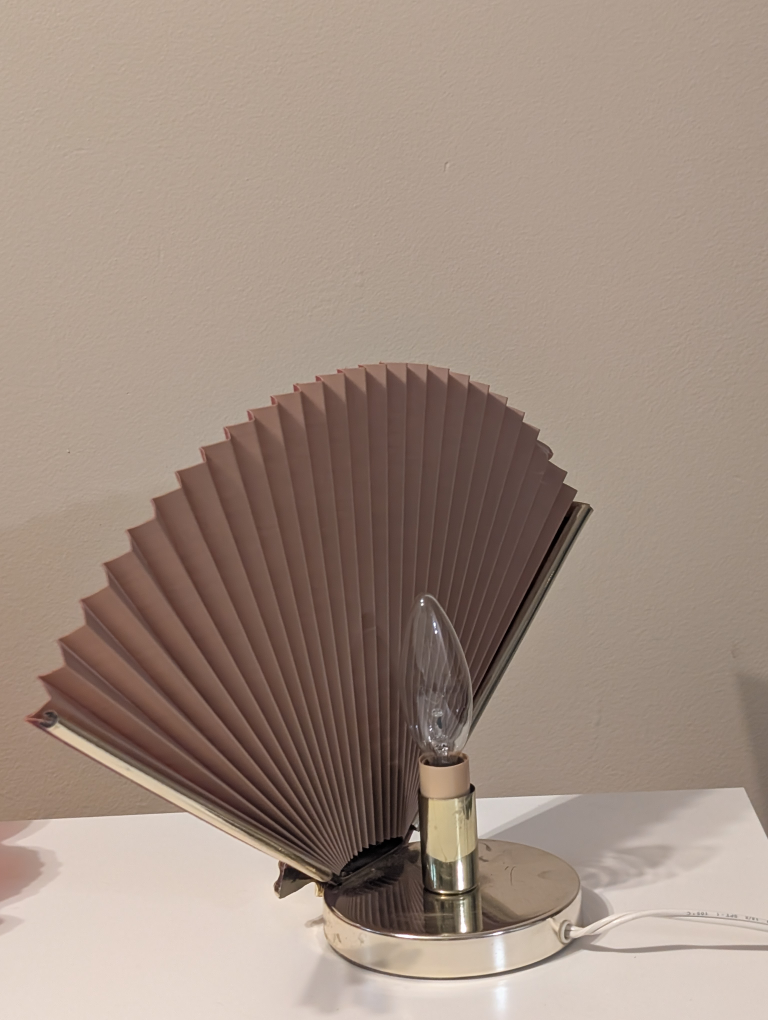 Fan Shaped Table Lamp - photo 2