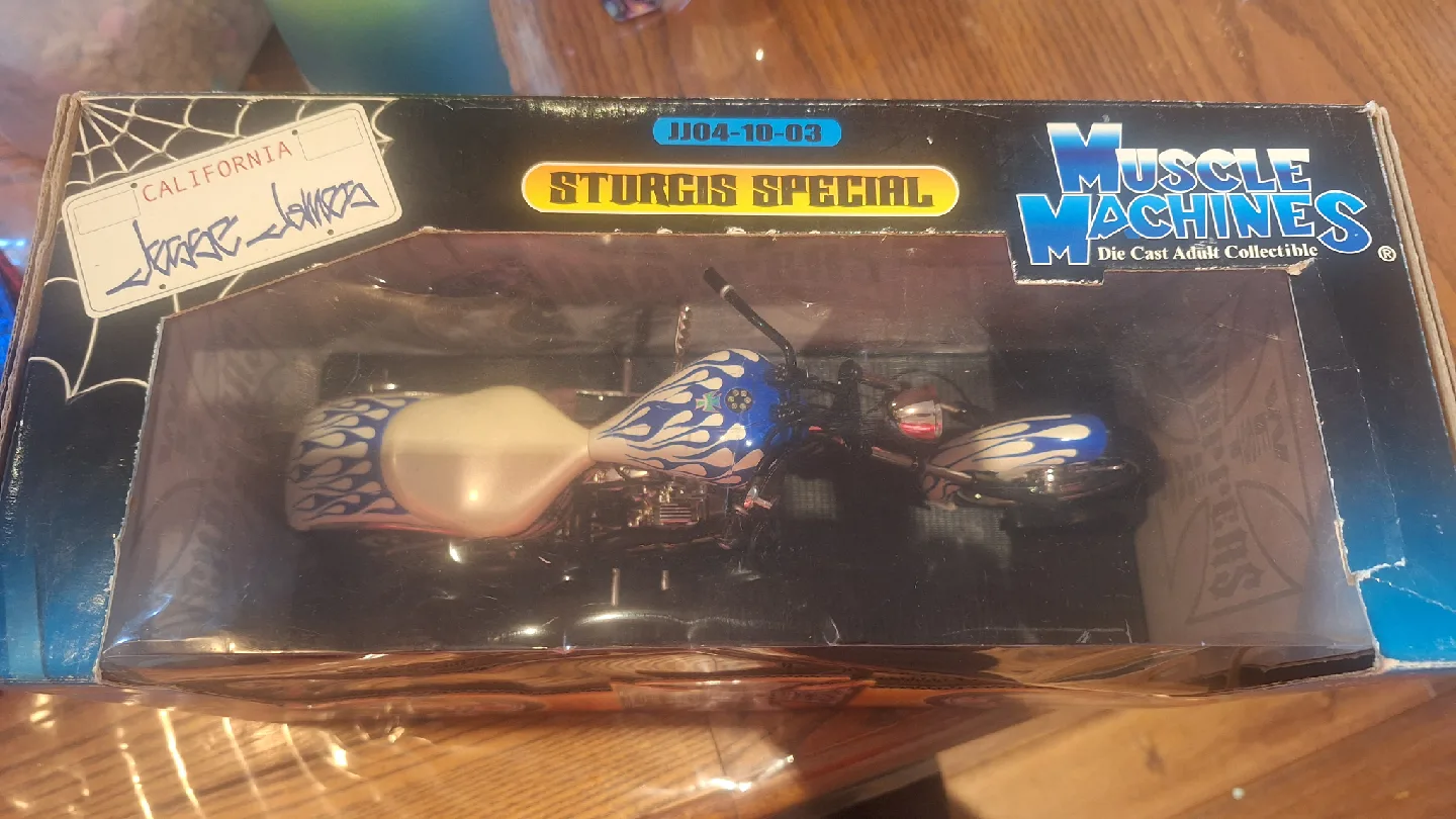 West Coast Choppers Sturgis Special Muscle Machines image indicator(2)