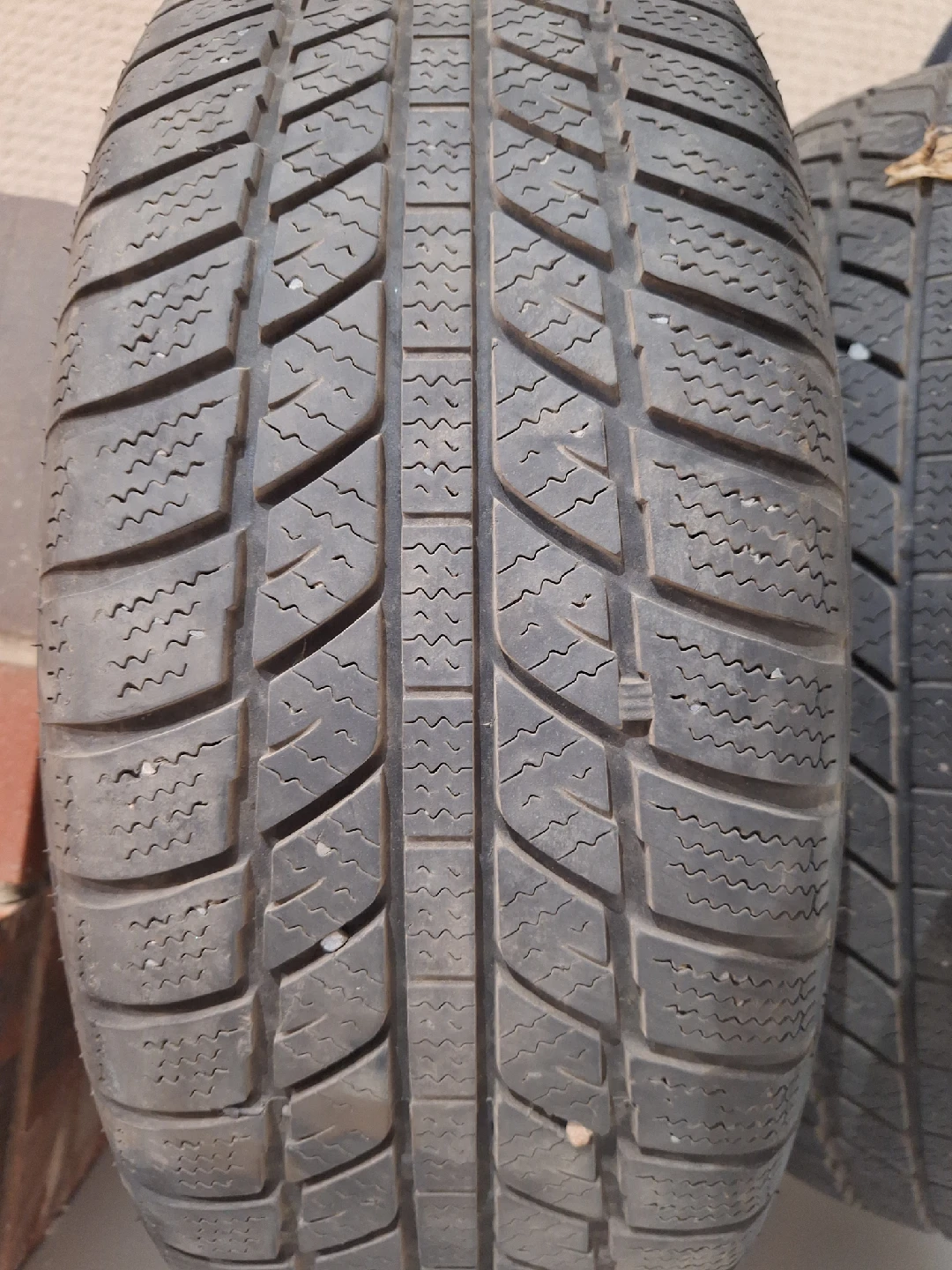 Set of 4 Winter Tires On Rims - photo 4