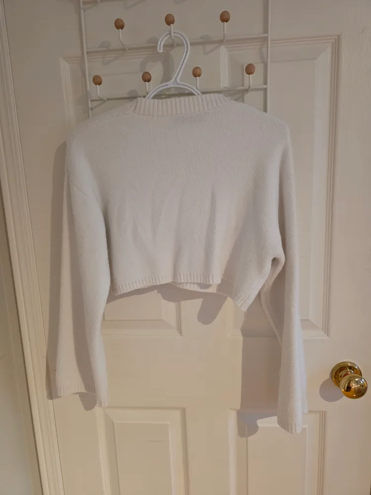 Zara White Cropped Sweater - Size S image indicator(3)