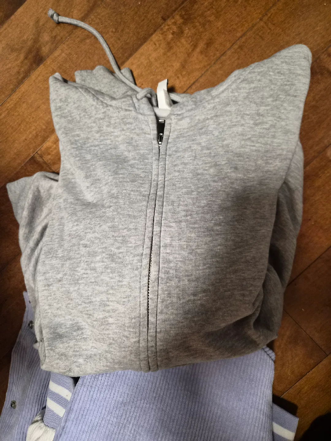 Assorted Jackets and Hoodies image indicator(4)