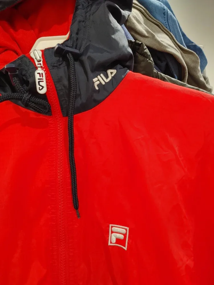 🧡FILA LIGHTWEIGHT JACKET MENS SIZE MED-LARGE image indicator(2)