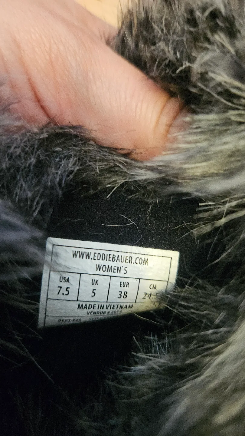 Eddie Bauer Faux Fur Winter Boots - Size 7.5 image indicator(2)