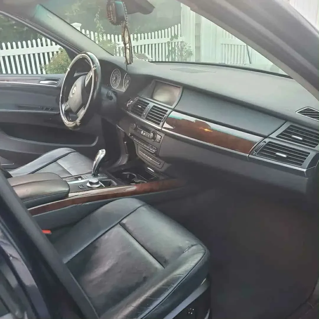 BMW X5 SUV image indicator(7)