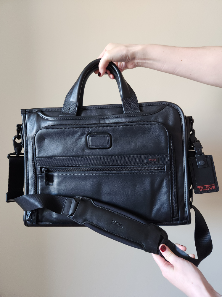 Tumi Black Leather Bag - Like New w Dust Bag - photo 2