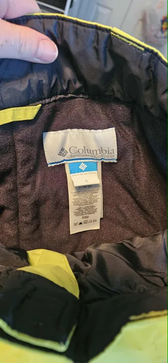 winter coat and snow pants image indicator(5)