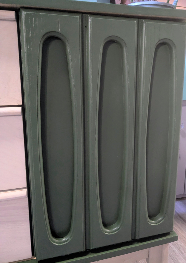 Curated Mid-Century Modern Dresser – Refinished to Perfection - photo 4