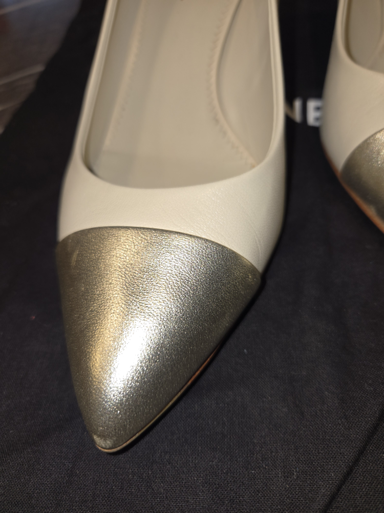Chanel Heels - Size 41 - Beige & Gold - photo 2