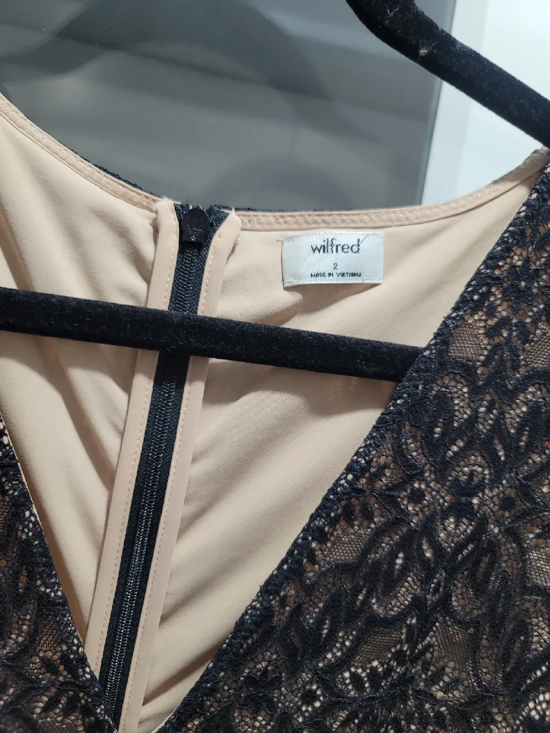 Wilfred Rowland Black Lace Dress - Size 2 image indicator(5)