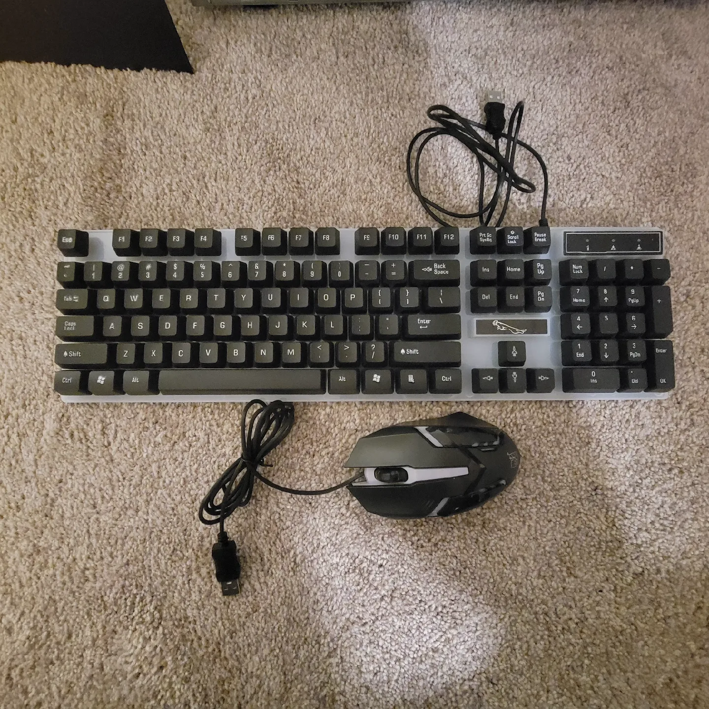 High ending gaming PC with keyboard and mouse image indicator(9)