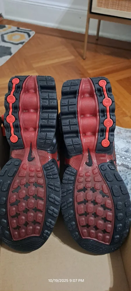 Nike Air Max DN (GS) Youth Size 6.5Y image indicator(4)