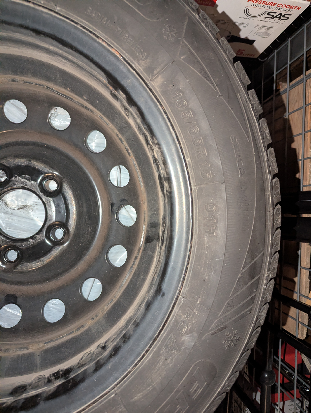 195/65R15 Studless Winter Tire on Steel Rim - photo 5