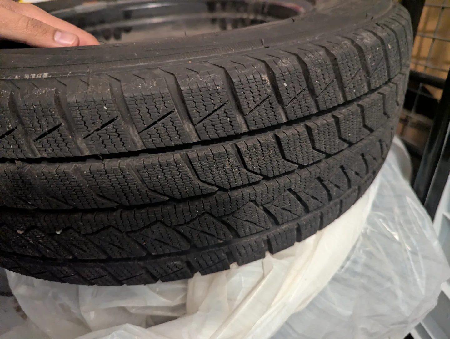 195/65R15 Studless Winter Tire on Steel Rim image indicator(9)