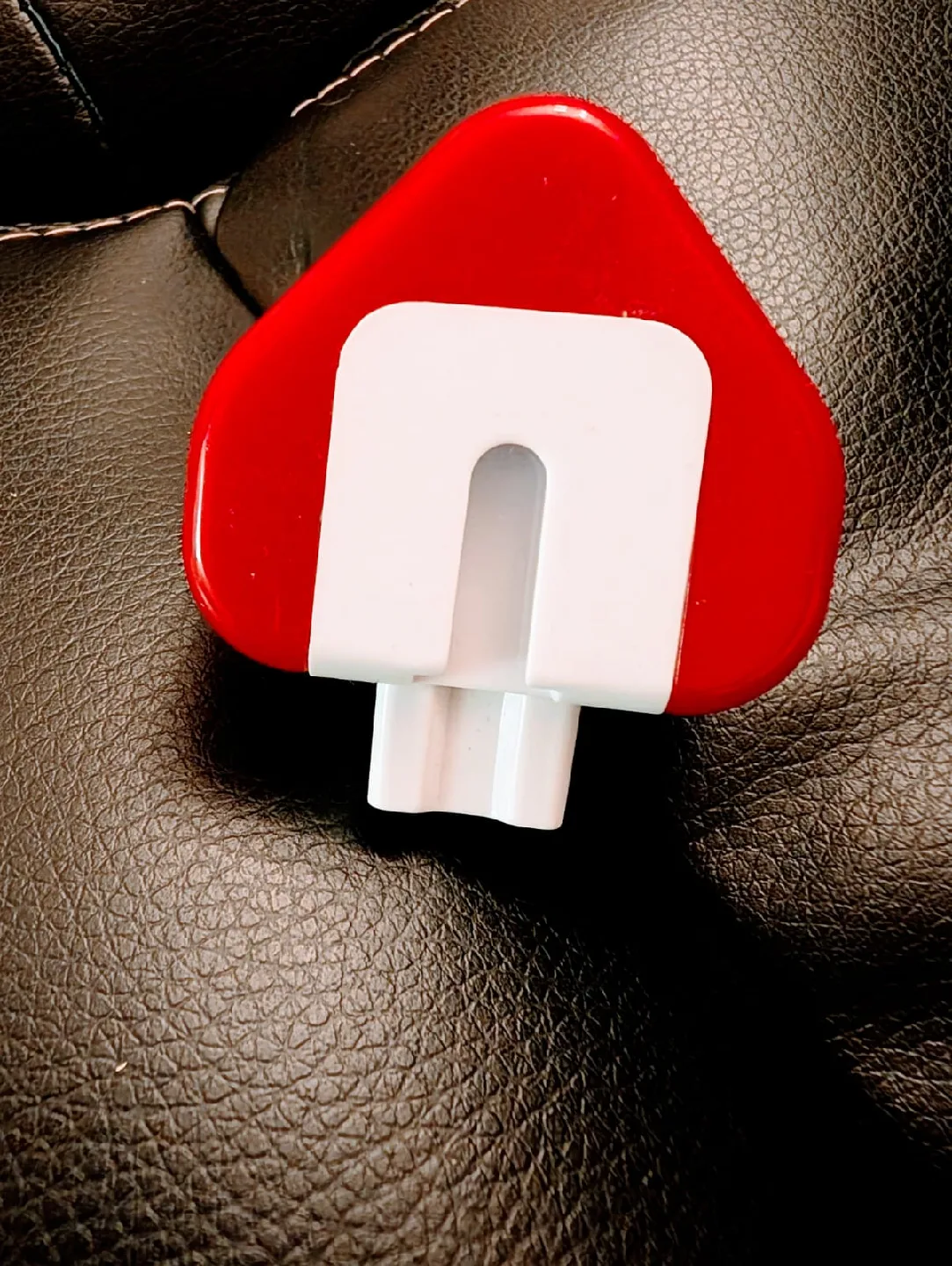 Red Travel adapter 🥕 image indicator(2)