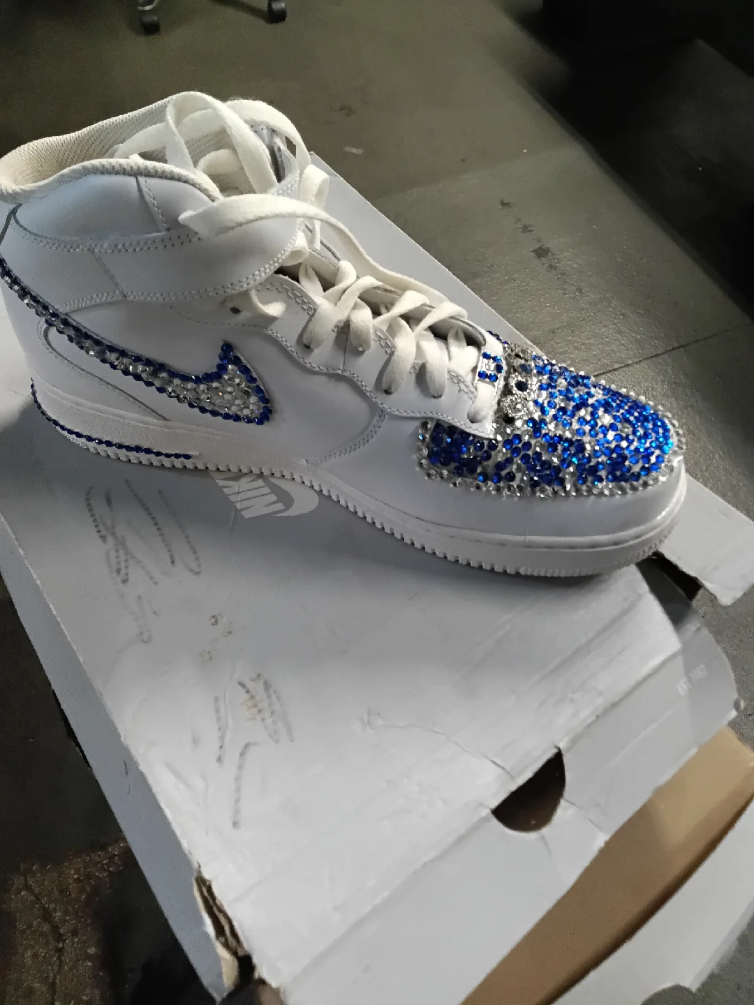 Nike Air Force 1 Custom image indicator(2)