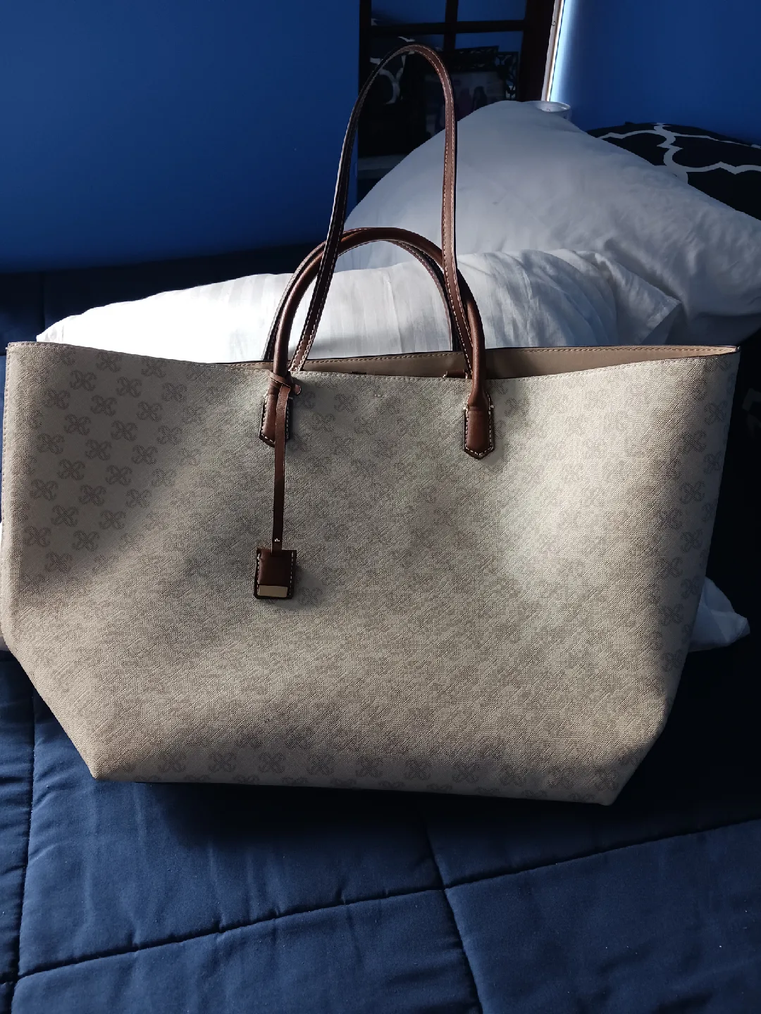 H&M Tan Tote Bag thumbnail