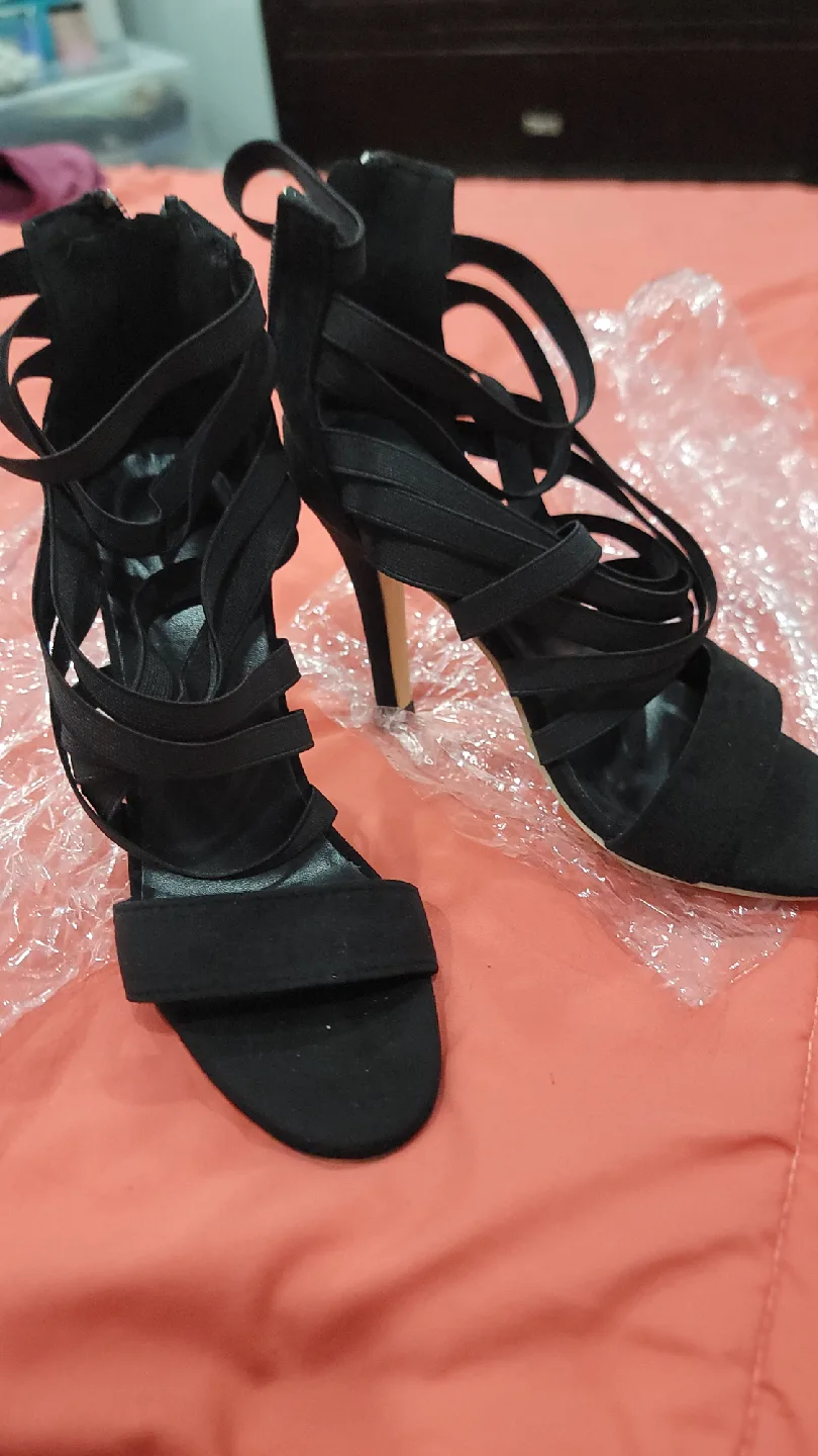 Black Strappy Heels, Size 35 image indicator(2)