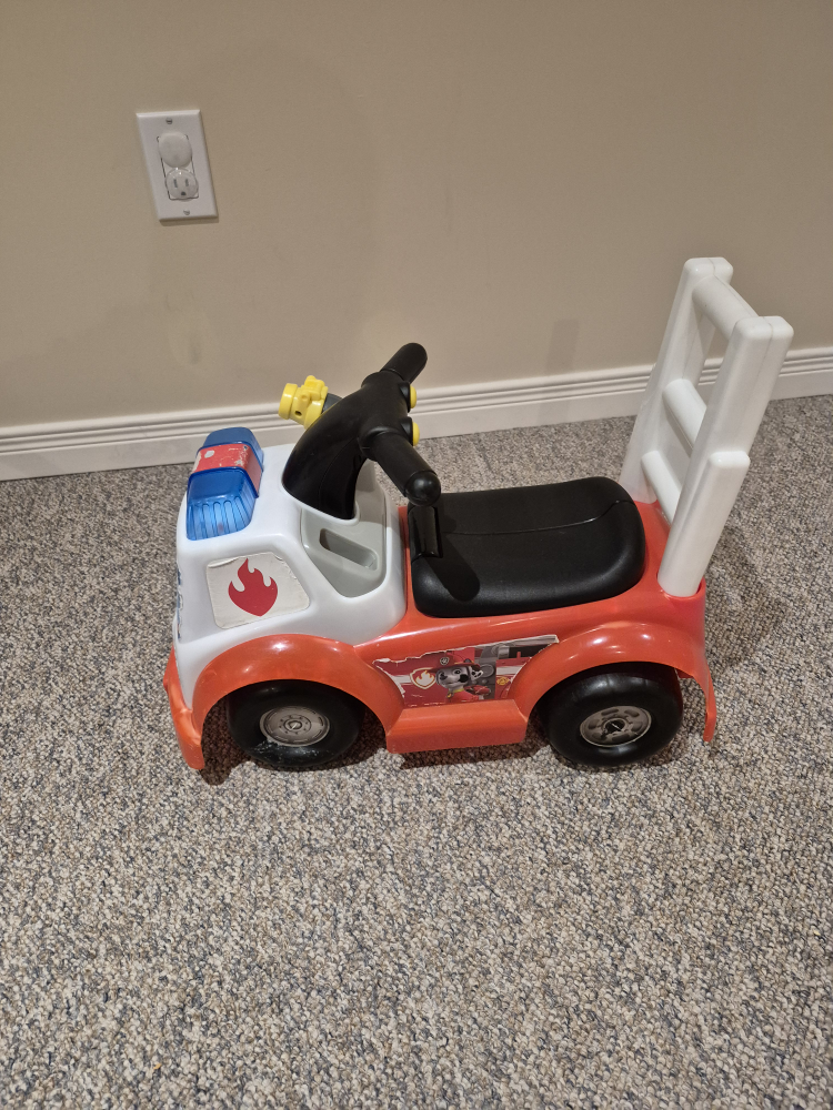 Paw Patrol Marshall Fire Truck Ride-On Toy - photo 2