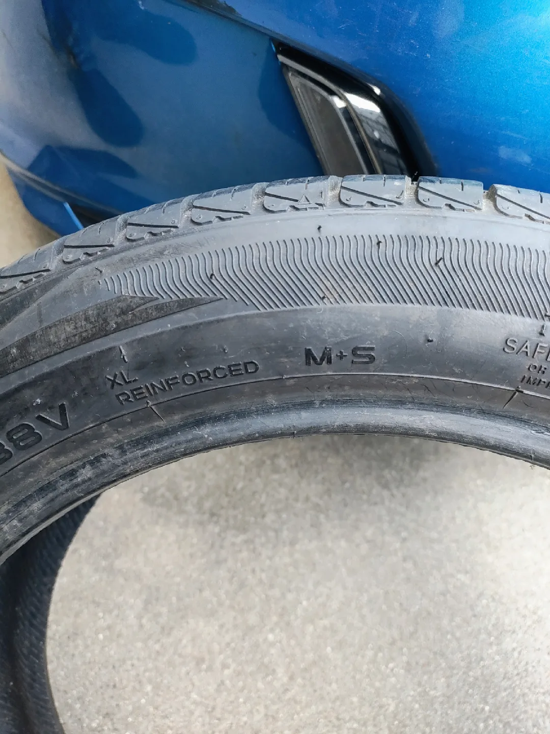 Cross Sport SP-9 195/50R16 Tire image indicator(6)