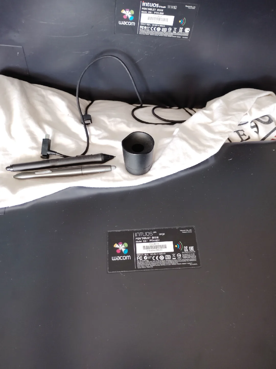 Wacom Intuos Pro PTH-851 Large Graphics Tablet image indicator(3)