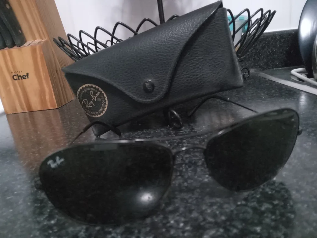 Ray-Ban Sunglasses with Case