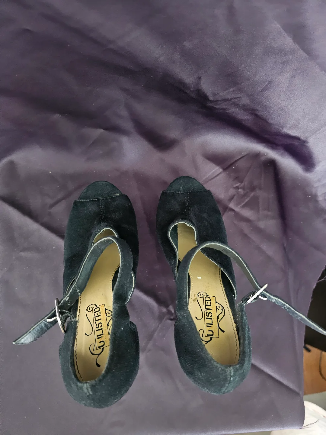 USED - Kenneth Cole Unlisted Black Heels - size 6 image indicator(4)