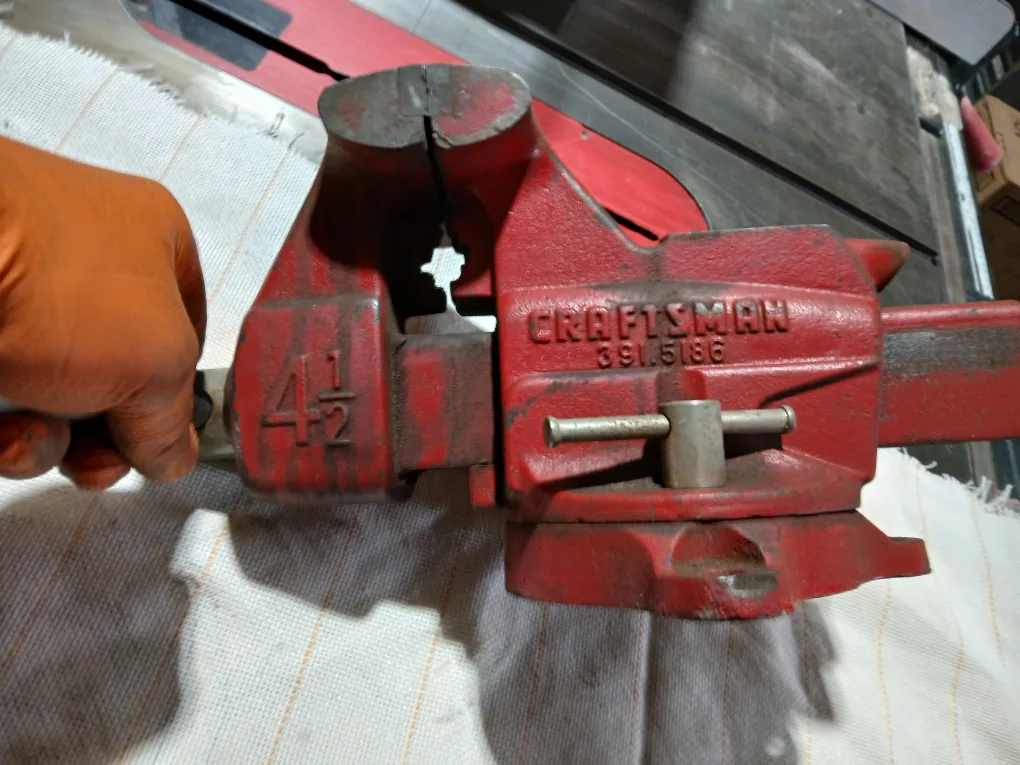 Craftsman 4 1/2 Bench Vise thumbnail