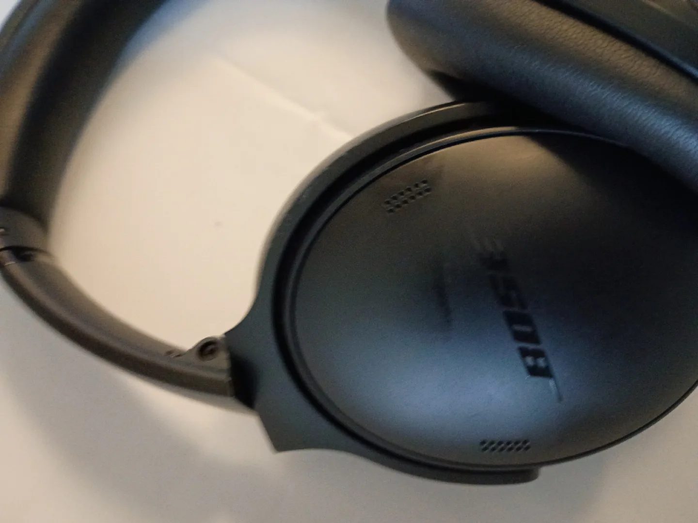 Bose QuietComfort 45 Black Headphones image indicator(3)