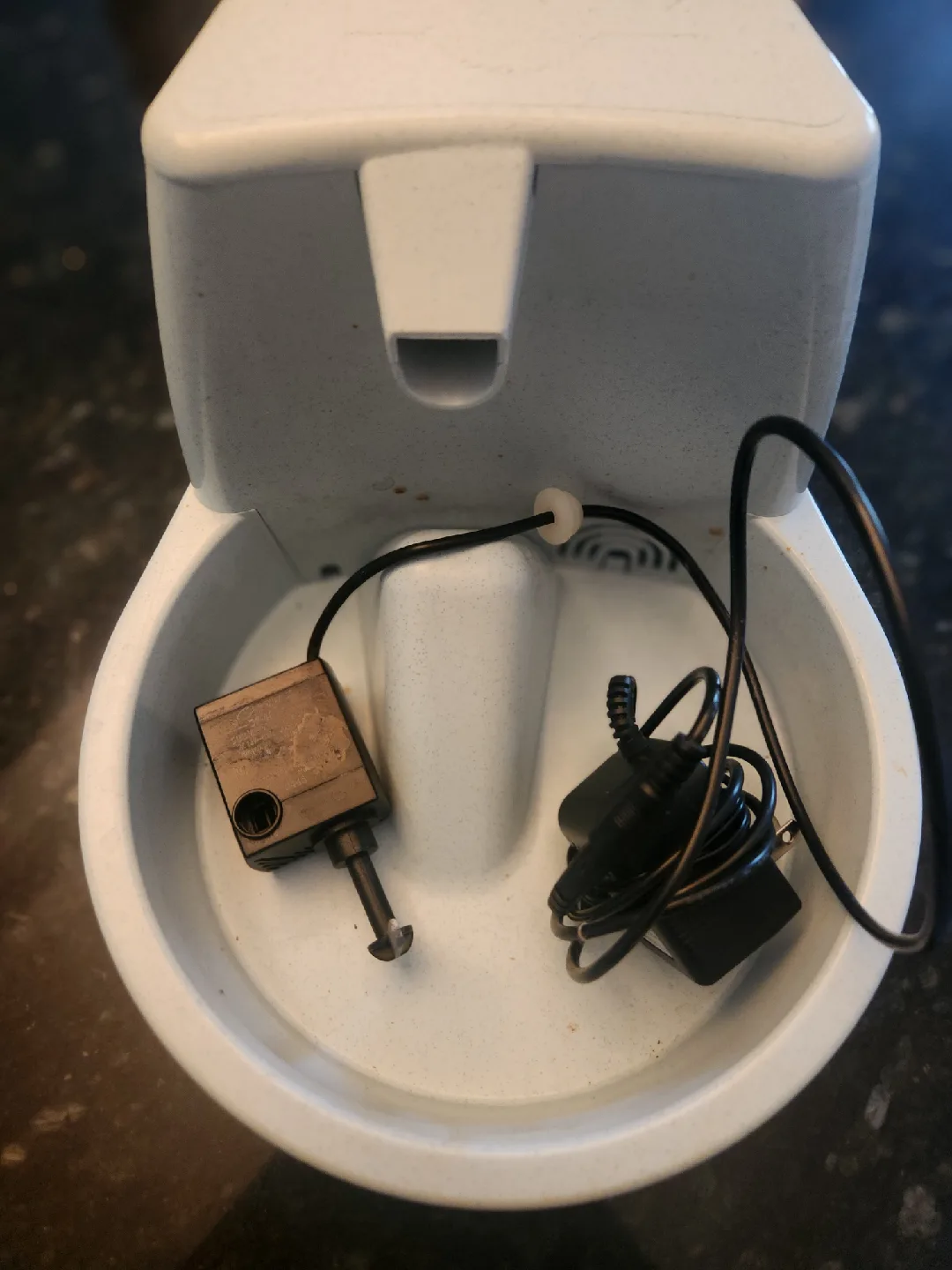 🧡 PetSafe Drinkwell Cat/Dog Water Fountain image indicator(4)