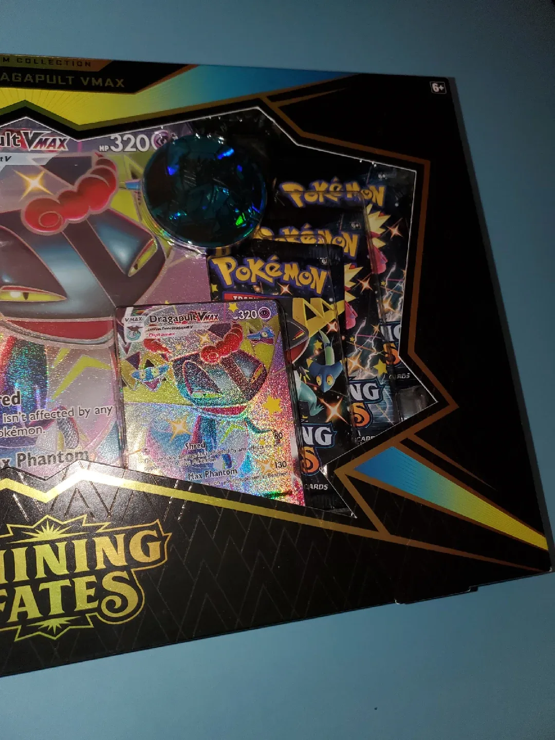 Pokemon Shining Fates Premium Collection image indicator(2)