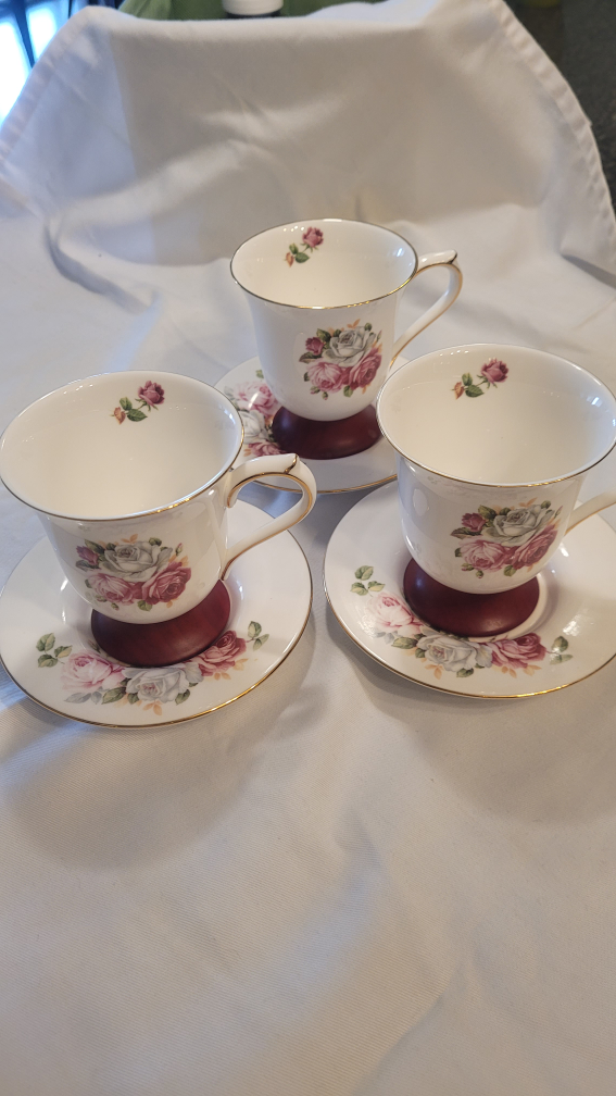 Vintage Teacups and Saucers