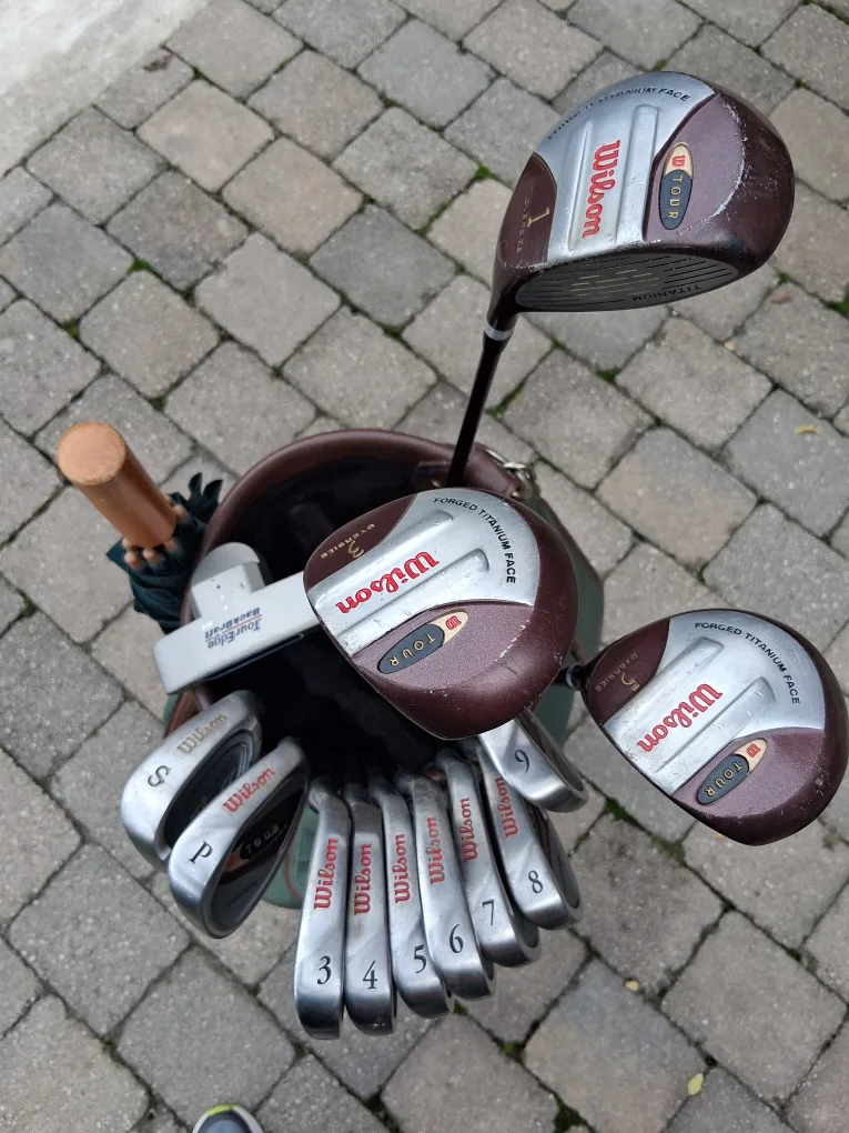 golf bag with clubs image indicator(5)