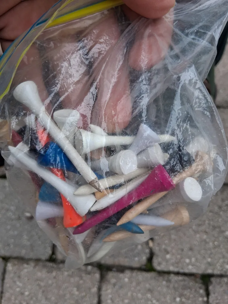 golf bag with clubs image indicator(8)